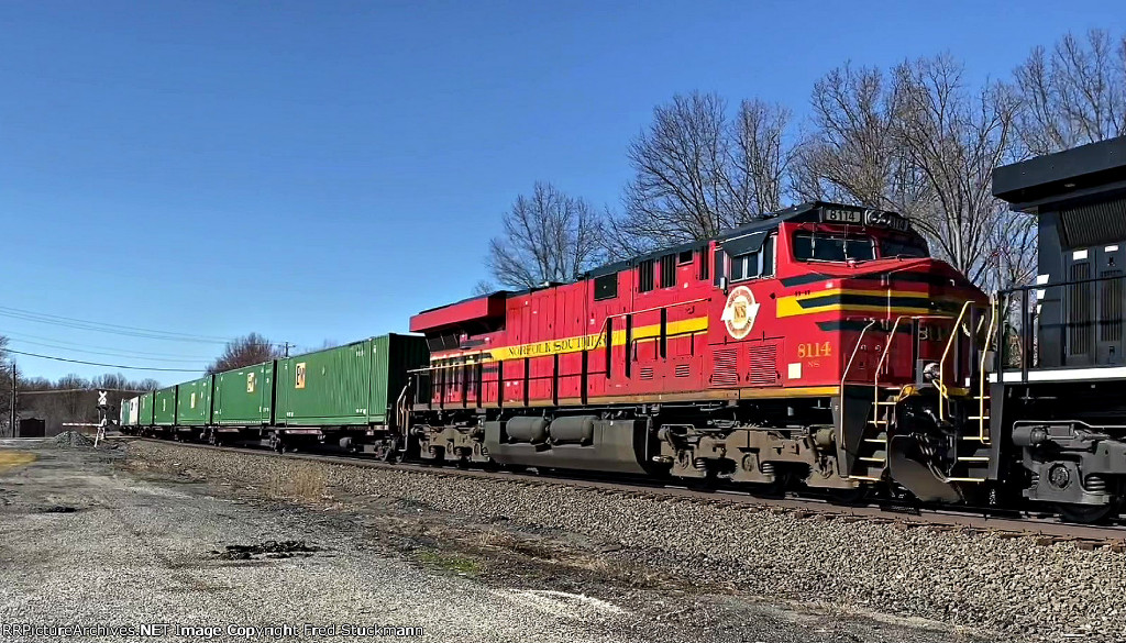 NS 8114 was the first Heritage Unit I saw, and it was right here that I saw it.